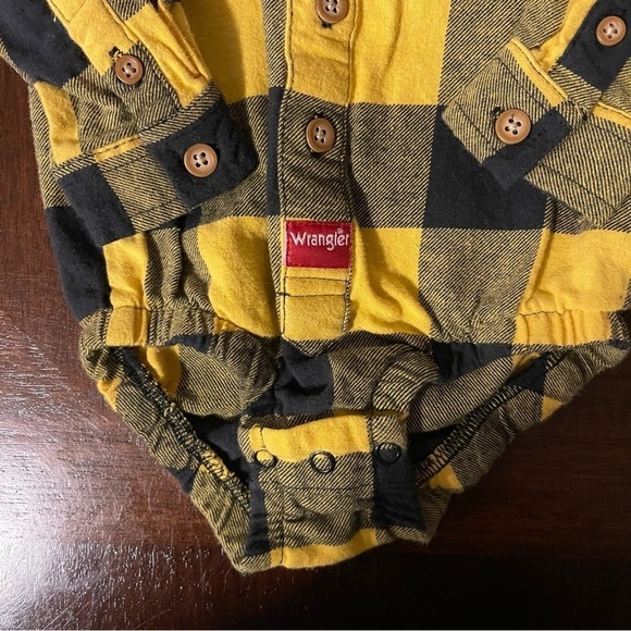 Wrangler | 2-piece yellow buffalo plaid shirt with pants | 9 mo - Picture 5 of 9